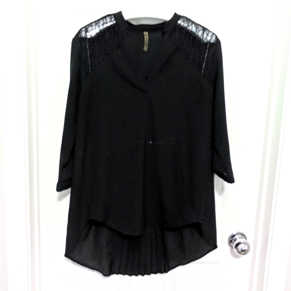 XCVI Black High-Low Blouse Lace Pleated Detail S